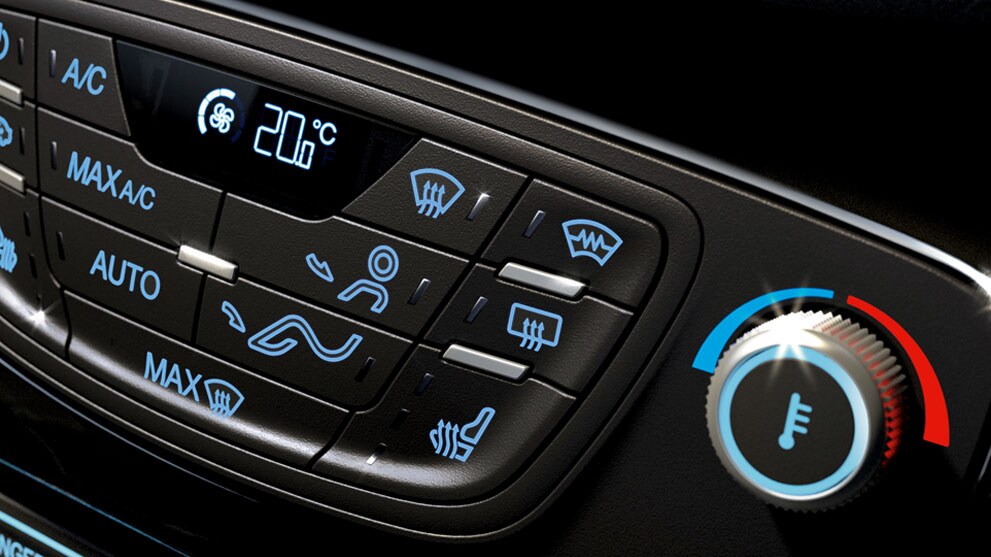 Ford Transit Courier Innenraum. Detailansicht Klimaanlage