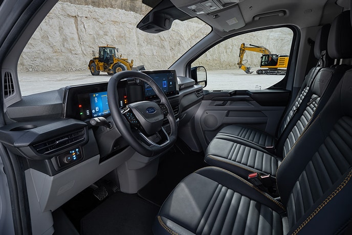 Ford Transit Custom Innenraum. Detailansicht des Fahrer- und Beifahrersitzes.