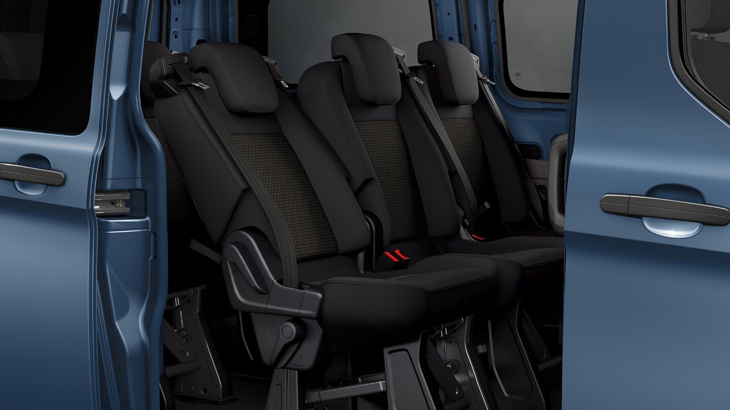 Ford Transit Custom in Blau. Innenraum, Detailansicht der Rücksitze
